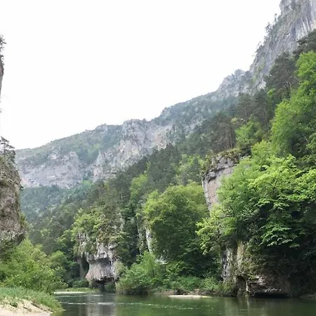 펜션 Le Four D'odilon 6 Personnes A Montignac La Malène